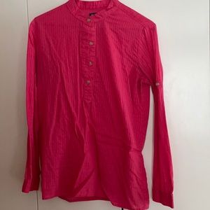 Pink gap blouse.
